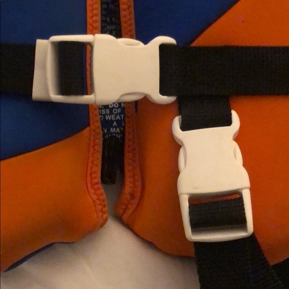 Infant life jacket - Picture 2 of 4